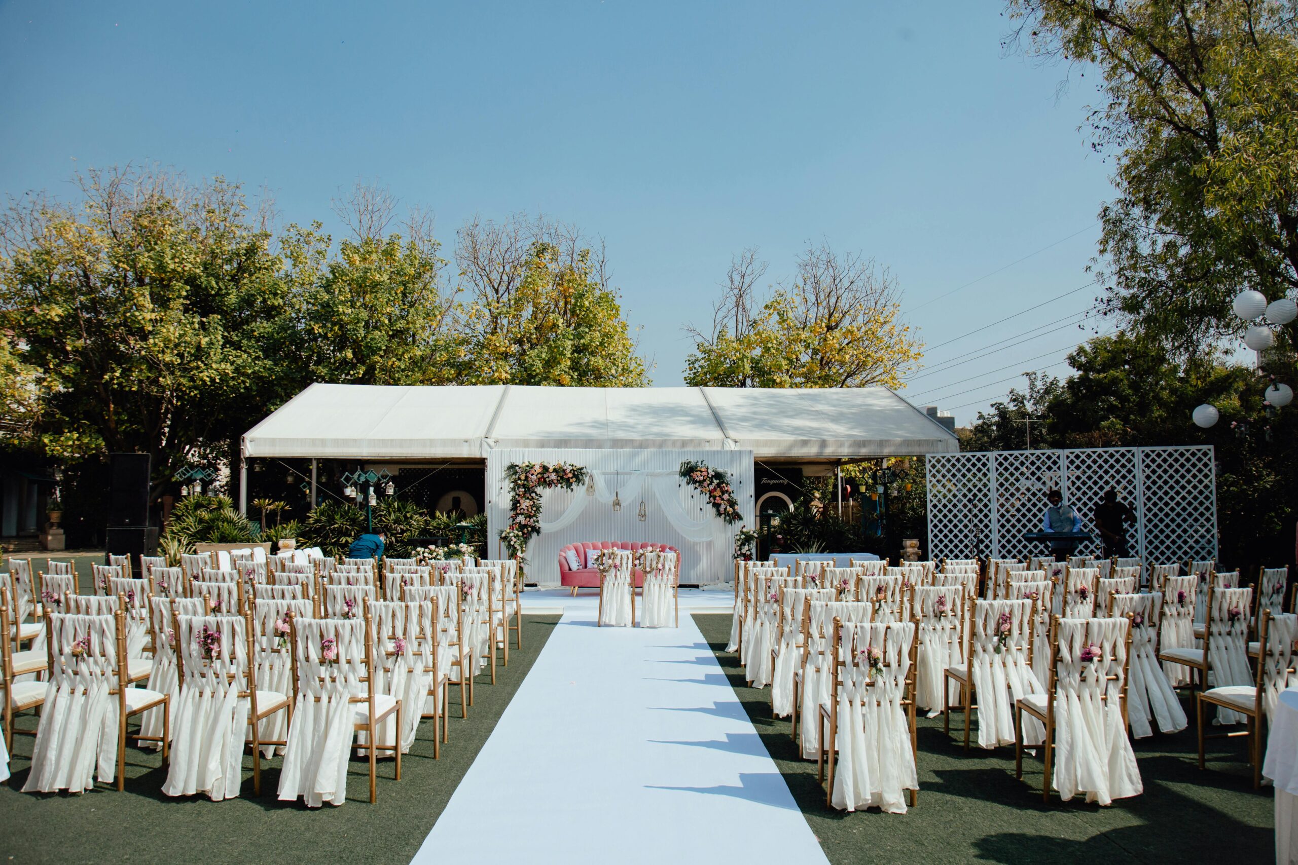 Chiavari Chairs (Gold)
